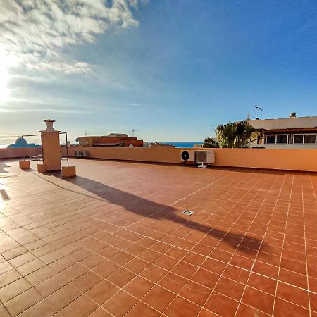 Beautiful Renovated Apartment With Air Conditioning Just Steps From The Sea In Playa San Juan Esterno foto