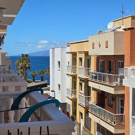 Beautiful Renovated Apartment With Air Conditioning Just Steps From The Sea In Playa San Juan Esterno foto
