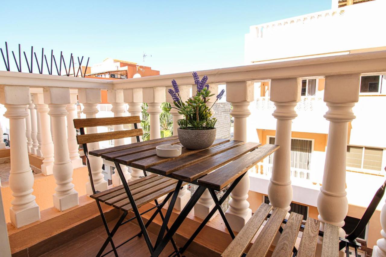 Beautiful Renovated Apartment With Air Conditioning Just Steps From The Sea In Playa San Juan Esterno foto