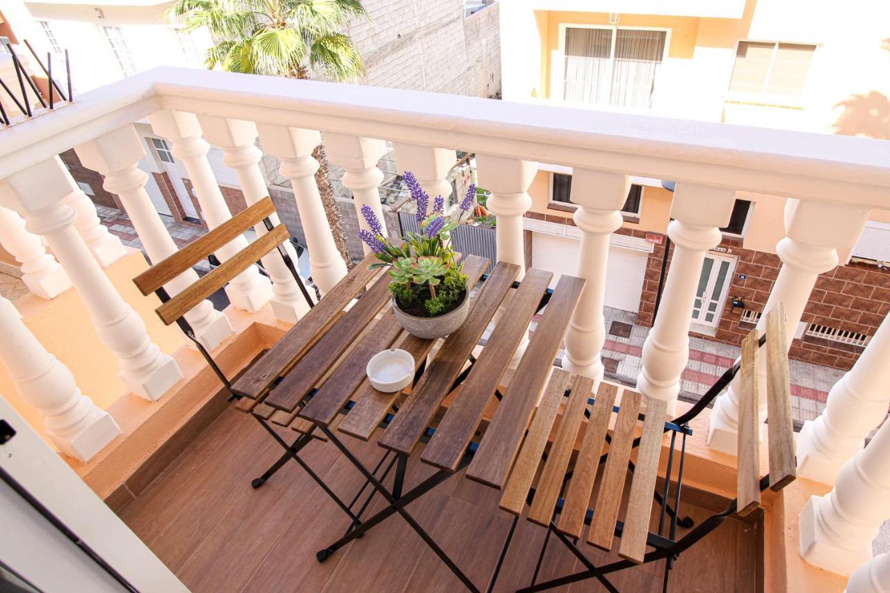 Beautiful Renovated Apartment With Air Conditioning Just Steps From The Sea In Playa San Juan Esterno foto