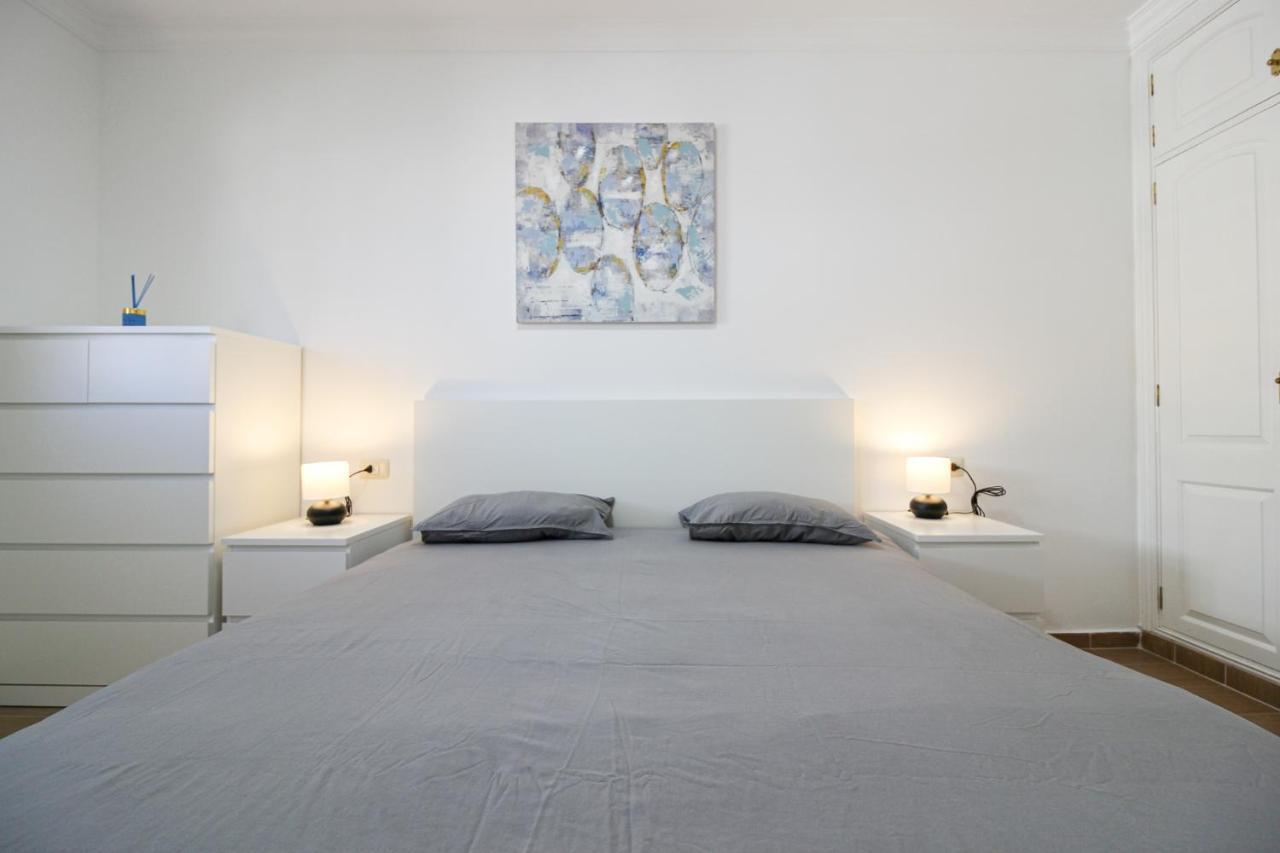 Beautiful Renovated Apartment With Air Conditioning Just Steps From The Sea In Playa San Juan Esterno foto